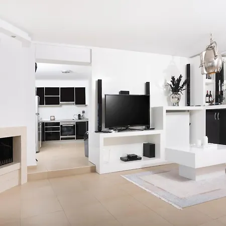 Alpha - Beachfront, Steps From Agistri, Da Noi And Blue Carpet