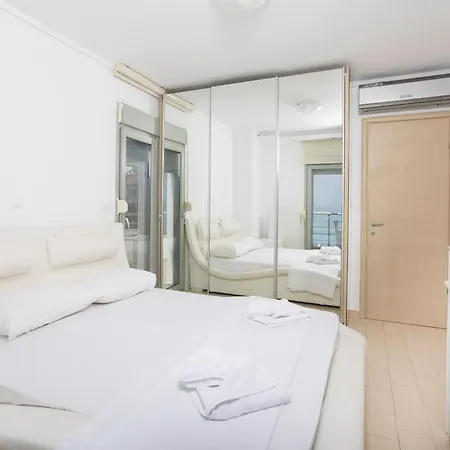 Villa Alpha - Beachfront, Steps From Agistri, Da Noi And Blue Carpet *