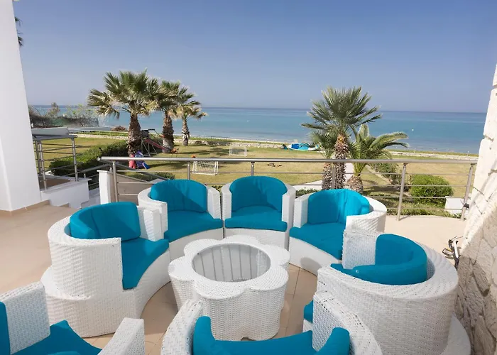 Alpha - Beachfront, Steps From Agistri, Da Noi And Blue Carpet 페프코초리
