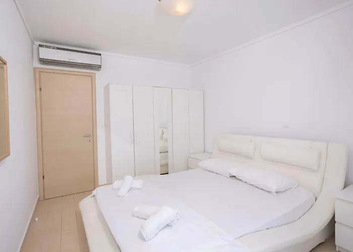 빌라 Alpha - Beachfront, Steps From Agistri, Da Noi And Blue Carpet *