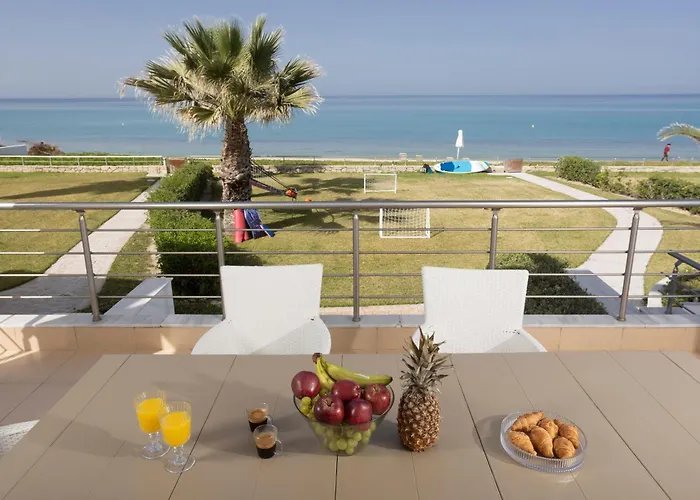 빌라 Alpha - Beachfront, Steps From Agistri, Da Noi And Blue Carpet