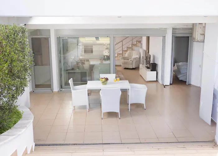 Alpha - Beachfront, Steps From Agistri, Da Noi And Blue Carpet 빌라 페프코초리