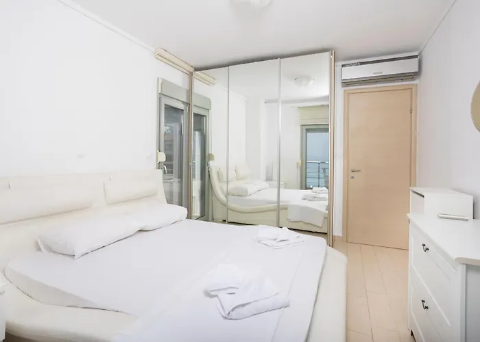 빌라 Alpha - Beachfront, Steps From Agistri, Da Noi And Blue Carpet *