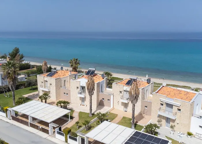 Alpha - Beachfront, Steps From Agistri, Da Noi And Blue Carpet 빌라