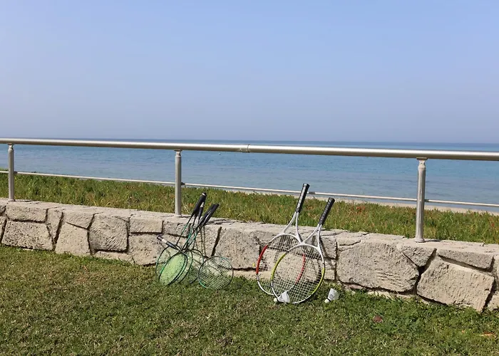 Alpha - Beachfront, Steps From Agistri, Da Noi And Blue Carpet * 페프코초리
