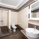 Alpha - Beachfront, Steps From Agistri, Da Noi And Blue Carpet 别墅 *