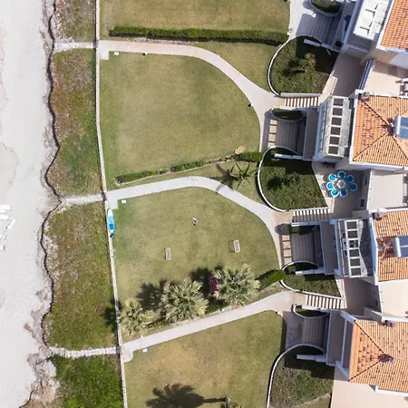 Villa Alpha - Beachfront, Steps From Mamalouka And Blue Carpet