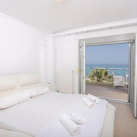 Alpha - Beachfront, Steps From Mamalouka And Blue Carpet