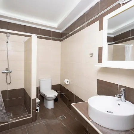 Alpha - Beachfront, Steps From Mamalouka And Blue Carpet Villa *