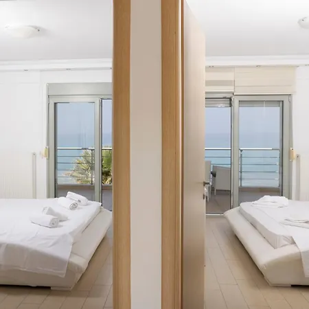 Alpha - Beachfront, Steps From Mamalouka And Blue Carpet Villa *