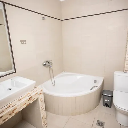 Villa Alpha - Beachfront, Steps From Mamalouka And Blue Carpet Pefkochori