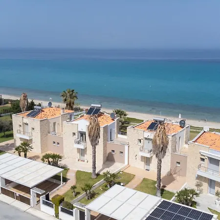 Alpha - Beachfront, Steps From Mamalouka And Blue Carpet Villa