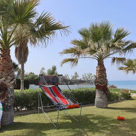 Villa Alpha - Beachfront, Steps From Mamalouka And Blue Carpet *