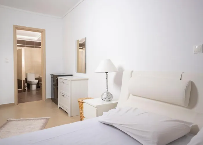 Alpha - Beachfront, Steps From Agistri, Da Noi And Blue Carpet