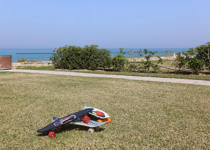 Alpha - Beachfront, Steps From Agistri, Da Noi And Blue Carpet Pefkochori