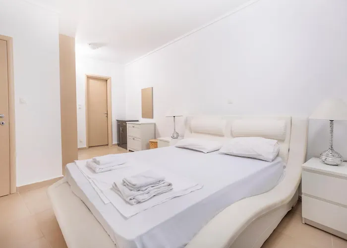 Alpha - Beachfront, Steps From Agistri, Da Noi And Blue Carpet Vila Pefkochori