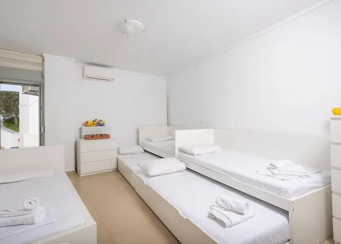 Alpha - Beachfront, Steps From Agistri, Da Noi And Blue Carpet Vila *