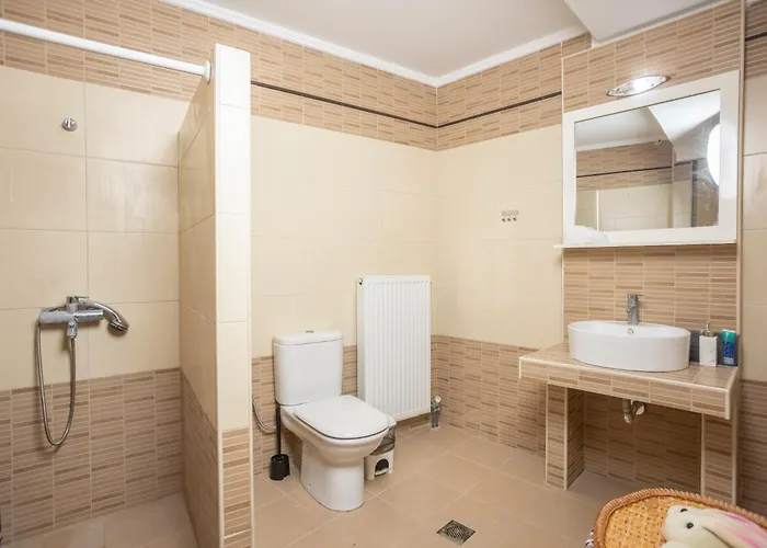 Alpha - Beachfront, Steps From Agistri, Da Noi And Blue Carpet Vila *