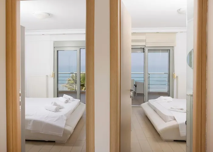 Alpha - Beachfront, Steps From Agistri, Da Noi And Blue Carpet Vila *