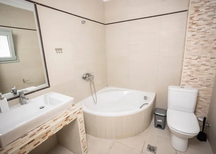 Vila Alpha - Beachfront, Steps From Agistri, Da Noi And Blue Carpet Pefkochori