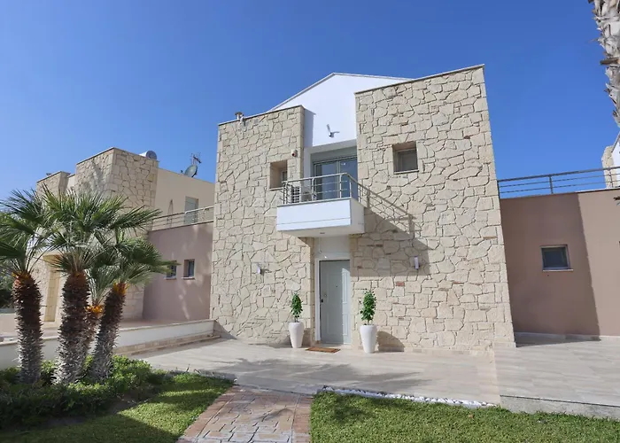 Alpha - Beachfront, Steps From Agistri, Da Noi And Blue Carpet Pefkochori