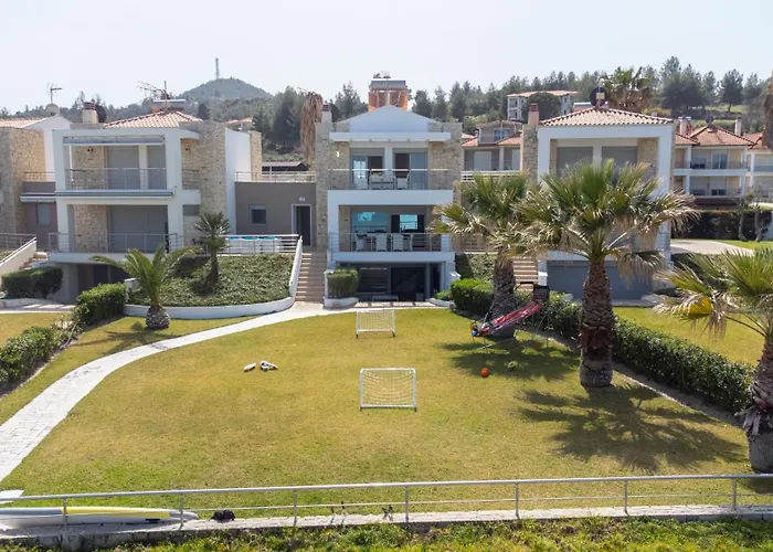 Alpha - Beachfront, Steps From Agistri, Da Noi And Blue Carpet * Pefkochori